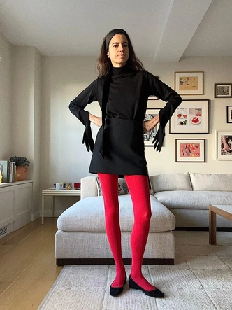 Шесть небанальных способов носить летние вещи зимой (и при чем тут кепи)