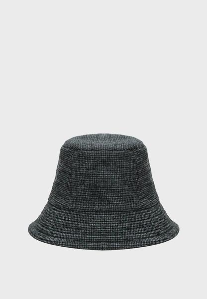 Шляпки-клош снова в моде спустя 100 лет: с чем их сочетать?