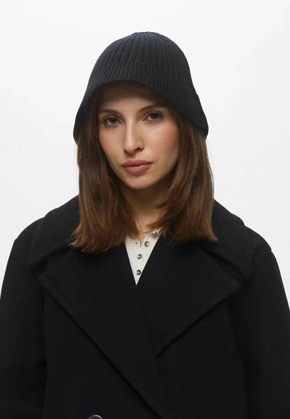 Шляпки-клош снова в моде спустя 100 лет: с чем их сочетать?