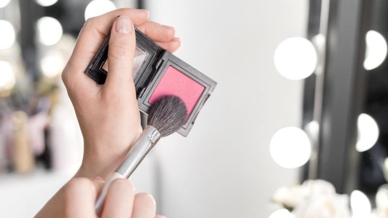 Советы визажистов: как сделать макияж, который выглядит дорого без лишних трат