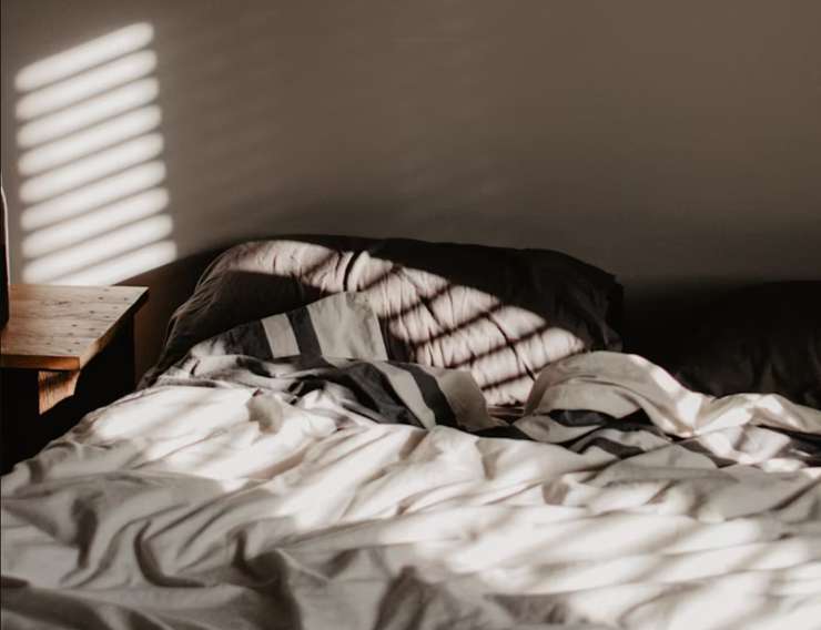 Спать спокойно: 5 вещей, которые никогда нельзя делать в постели