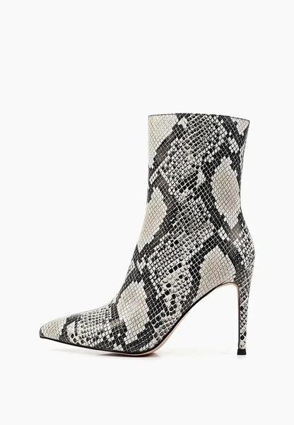 Теплая обувь: выбираем стильную пару на холодный сезон у российских брендов