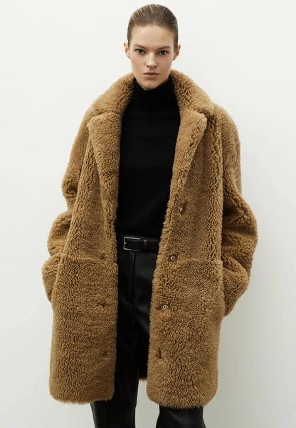 Теплые, уютные, твои: 17 лучших шуб этой зимы