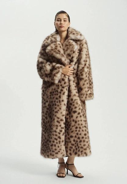 Теплые, уютные, твои: 17 лучших шуб этой зимы