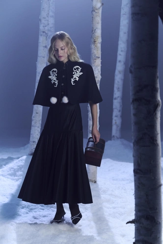 Волшебство в деталях: Roseville переосмыслили русские сказки в новой коллекции