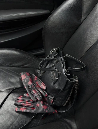 Все сходят с ума от укороченных перчаток: как и с чем их правильно носить