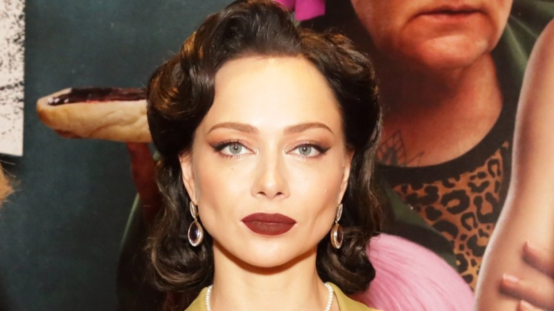 50+ лучших идей макияжа на Новый год 2026: какой выбрать под цвет глаз, легкие и оригинальные варианты, тренды и модные тендеции