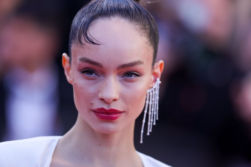 50+ лучших идей макияжа на Новый год 2026: какой выбрать под цвет глаз, легкие и оригинальные варианты, тренды и модные тендеции