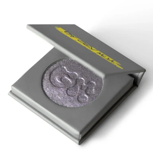 50+ лучших идей макияжа на Новый год 2026: какой выбрать под цвет глаз, легкие и оригинальные варианты, тренды и модные тендеции