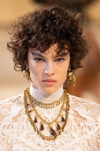 Aircut — главный тренд в стрижках для кудрявых: в чем ее секрет