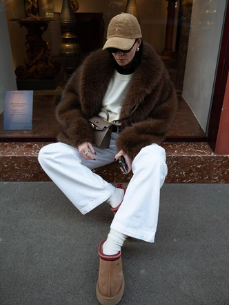 Белые брюки — главный антистресс гардероба этой зимы