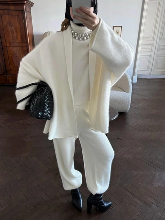 Белые брюки — главный антистресс гардероба этой зимы