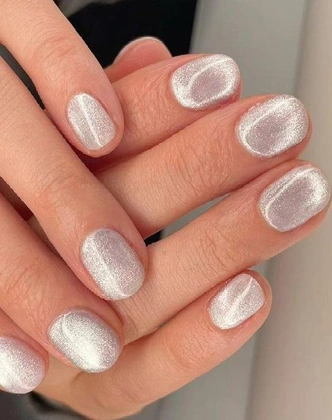 Денежный маникюр на февраль 2026: 5 проверенных цветов, которые сработают как магнит для финансов