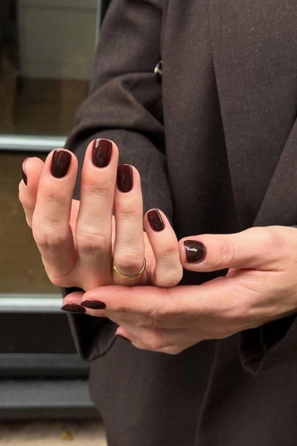 Денежный маникюр на январь 2026: всего шесть этих цветов откроют финансовый поток