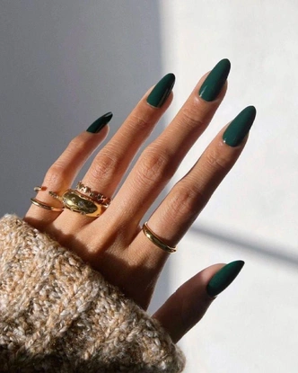 Денежный маникюр на январь 2026: всего шесть этих цветов откроют финансовый поток