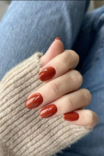 Денежный маникюр на январь 2026: всего шесть этих цветов откроют финансовый поток