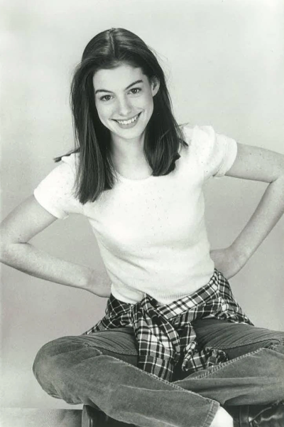 Энн Хэтэуэй до пластики: как выглядела Энн Хэтэуэй до пластической операции, фото