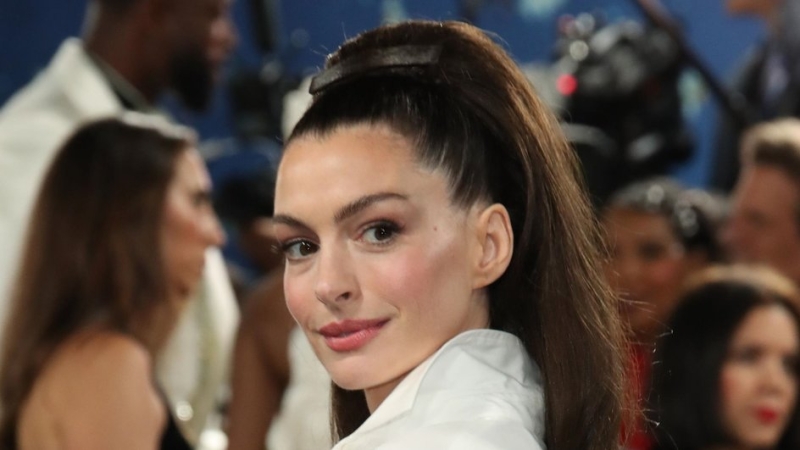 Энн Хэтэуэй до пластики: как выглядела Энн Хэтэуэй до пластической операции, фото