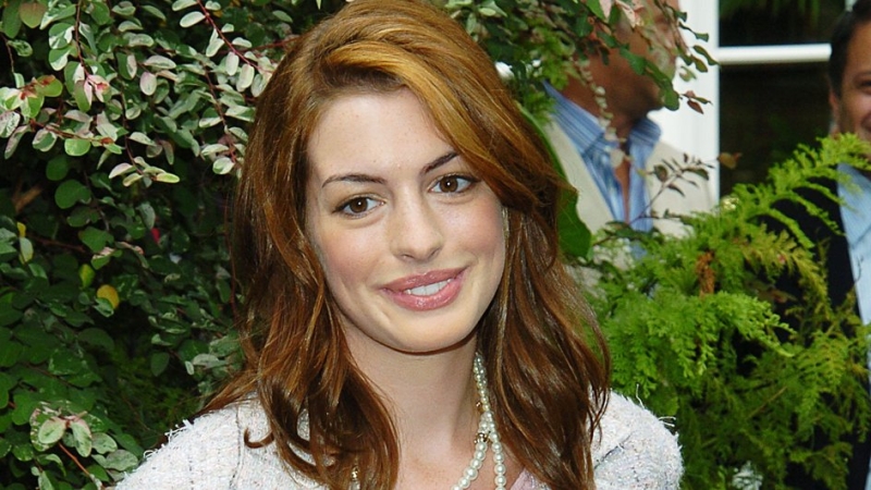 Энн Хэтэуэй до пластики: как выглядела Энн Хэтэуэй до пластической операции, фото