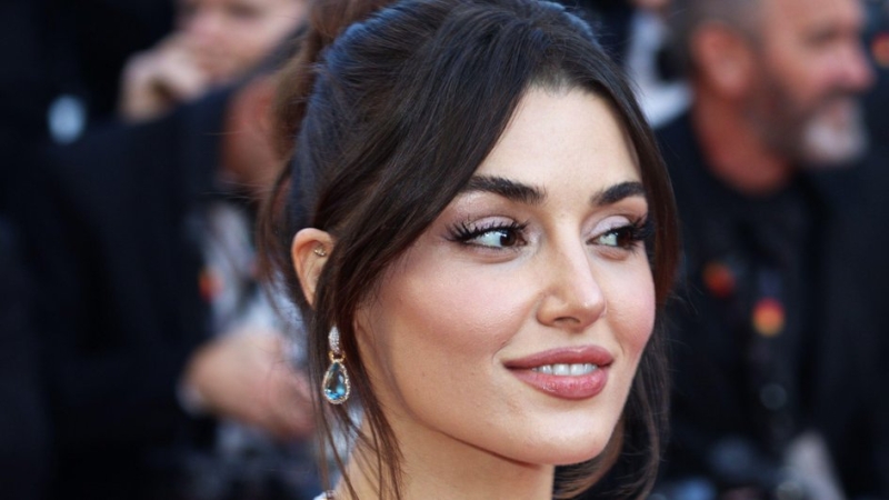 Ханде Эрчел: как выглядела звезда сериала «Постучись в мою дверь» до пластической операции, фото