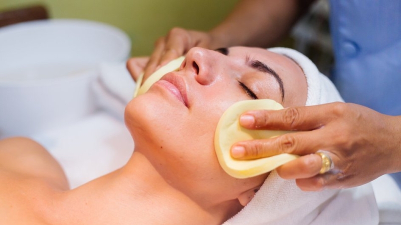 Как делают желтый пилинг: как проводят процедуру в салоне и можно ли сделать в домашних условиях