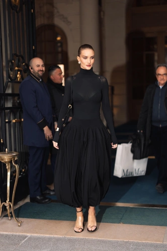 Как одеться на корпоратив в стиле Рози Хантингтон-Уайтли — королевы минимализма