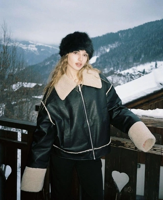 Как выглядит самая модная меховая повязка зимы