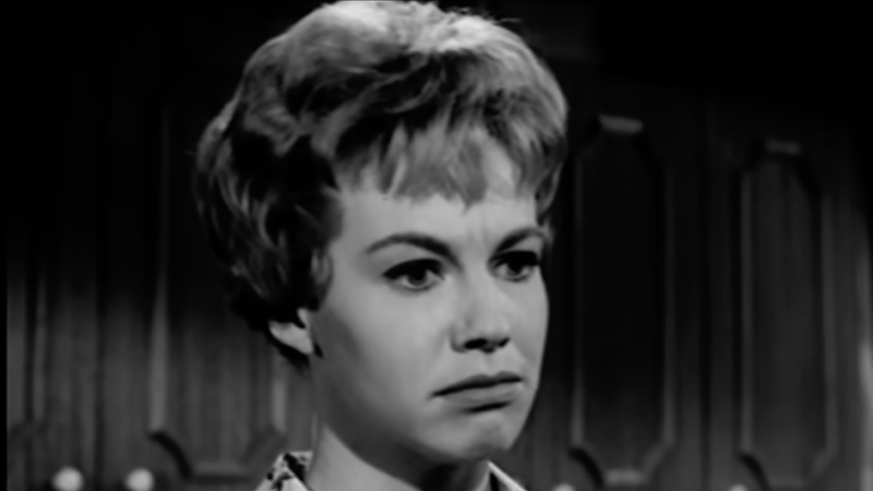 «Каменные лица» стали новым стандартом красоты. Почему культовый образ сильных женщин оказался инструментом их подчинения?