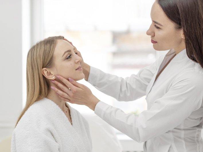 Комбинированная чистка лица: что это такое, для чего делают, показания и противопоказания