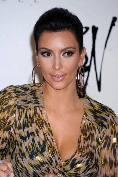 Контуринг Ким Кардашьян и смоки: как изменился макияж звезд за 10 лет