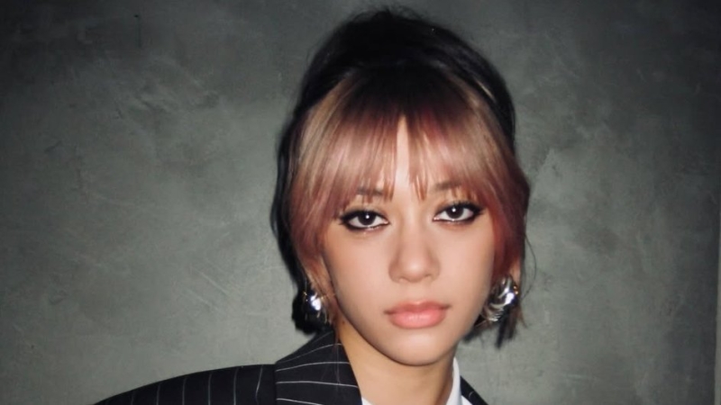 «Кроличья» челка: все о тренде 2025 года, как и с чем носить, лучшие примеры