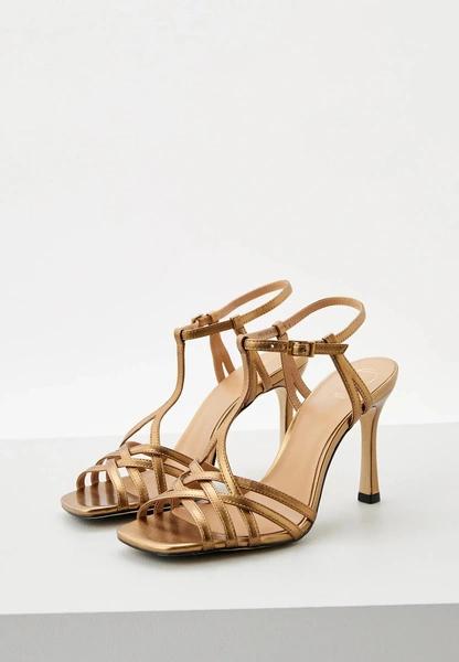 Мерцающие босоножки — элегантная альтернатива новогодним каблукам