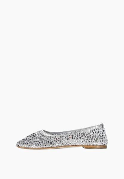 Мерцающие босоножки — элегантная альтернатива новогодним каблукам