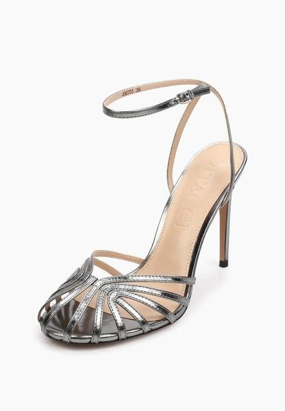 Мерцающие босоножки — элегантная альтернатива новогодним каблукам