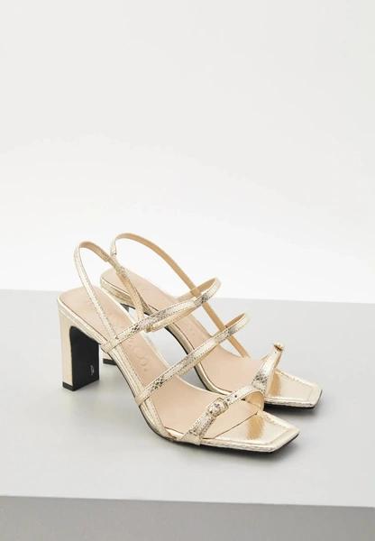 Мерцающие босоножки — элегантная альтернатива новогодним каблукам