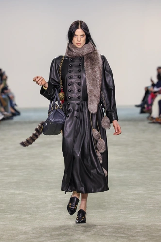 Модные итоги 2025: от бесконечных дебютов до Labubu