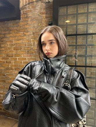 Olsen tuck: заправлять волосы под одежду — новый модный прием от сестер Олсен