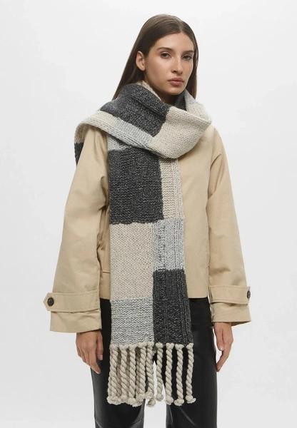 Olsen tuck: заправлять волосы под одежду — новый модный прием от сестер Олсен