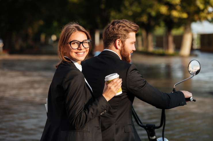 Почему умные женщины выбирают медленные свидания: новый тренд