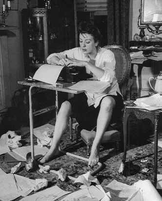 Poetcore: новая эстетика, которая научит правильно романтизировать жизнь