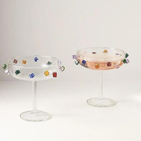 Самое уютное время года: новые коллекции, открытия и тренды декабря