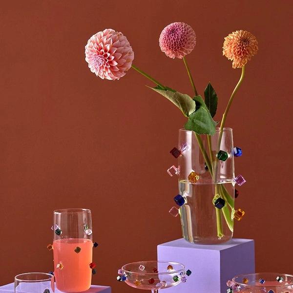 Самое уютное время года: новые коллекции, открытия и тренды декабря