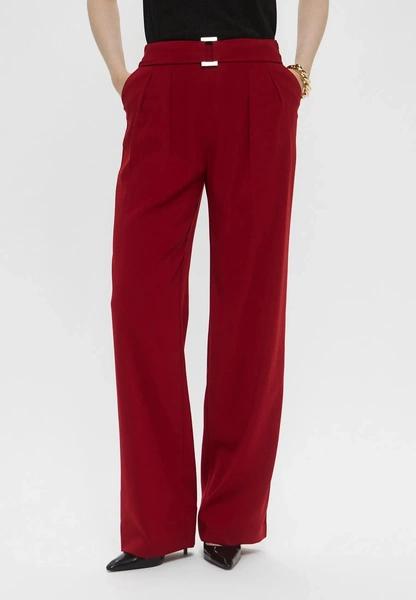 Самые модные цвета 2026 года: 5 оттенков, которые должны быть в гардеробе у каждой