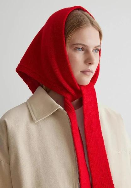 Шерстяная косынка — лучшая альтернатива шапкам (без вреда для прически)