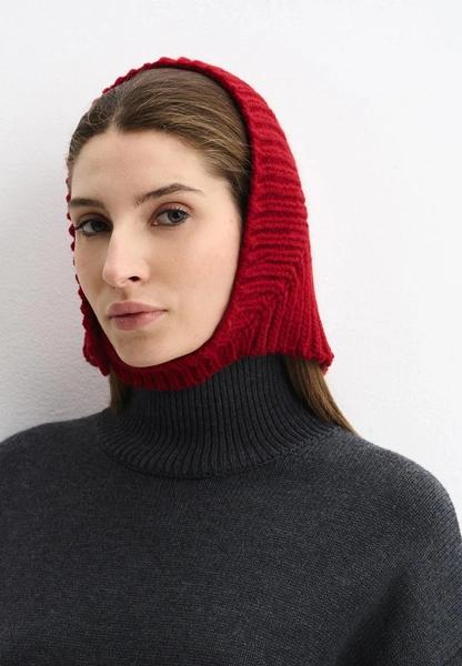 Шерстяная косынка — лучшая альтернатива шапкам (без вреда для прически)