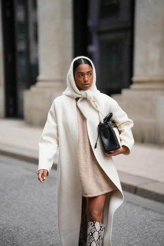 Шерстяная косынка — лучшая альтернатива шапкам (без вреда для прически)