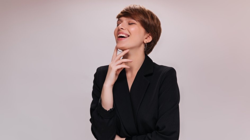 Стрижка шапочка: фото, как выглядит с челкой и без, как укладывать