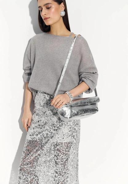 Театральная и еще 5 праздничных сумок для элегантных новогодних образов