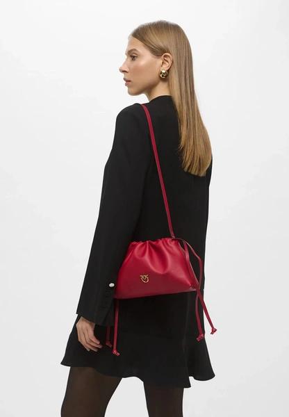 Театральная и еще 5 праздничных сумок для элегантных новогодних образов