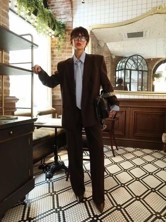 Театральный сезон: в чем пойти на премьеру в декабре, если платья надоели?